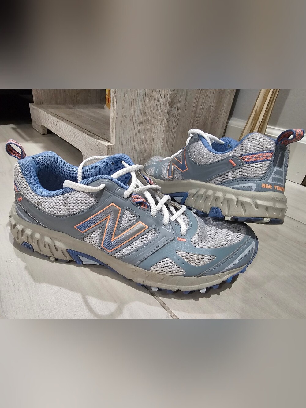 New Balance Women's Gray Light Blue Trail Running Sneakers Size 11